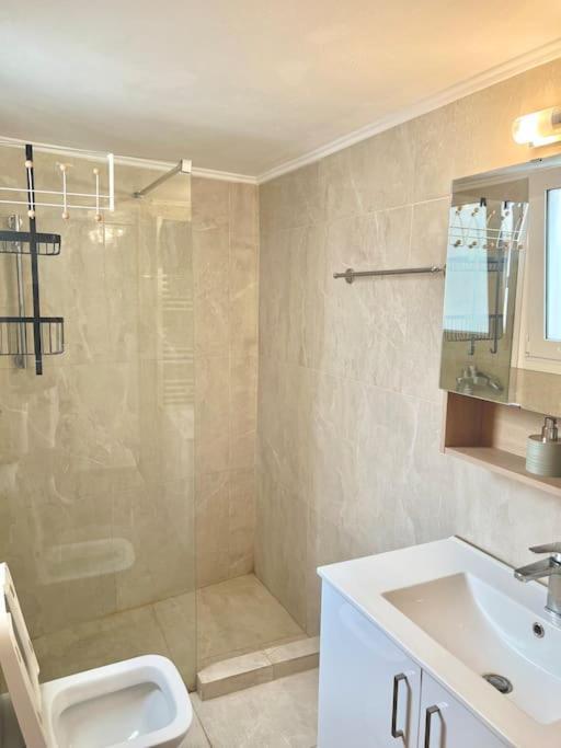 Cozy 3brs Family Haven Near Metro&acropolis Athens